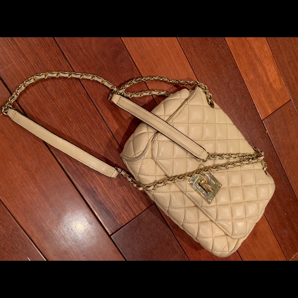 Micheal Kors Crossbody crema